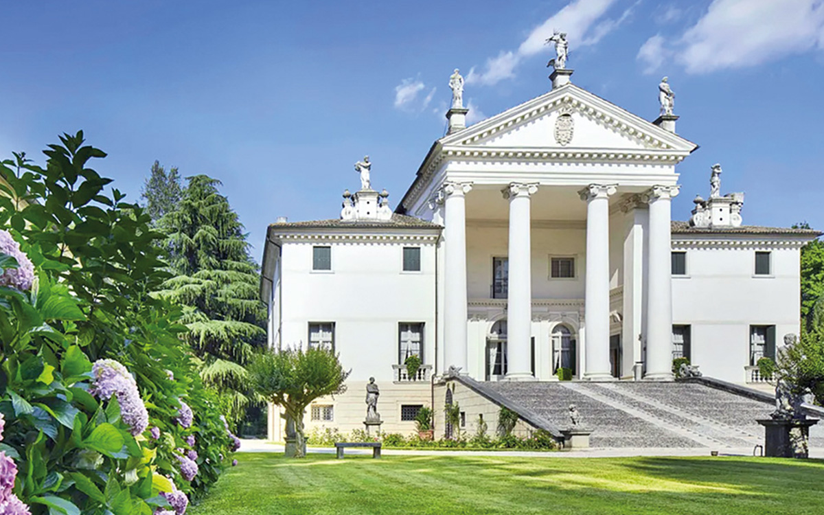 Villa Sandi, un edificio di scuola palladianadel 1622, offre degustazioni pet friendly.